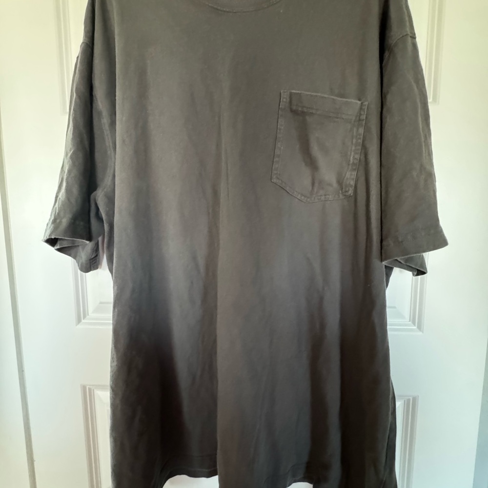 Duluth Trading Co Men's Charcoal Short Sleeve Tee